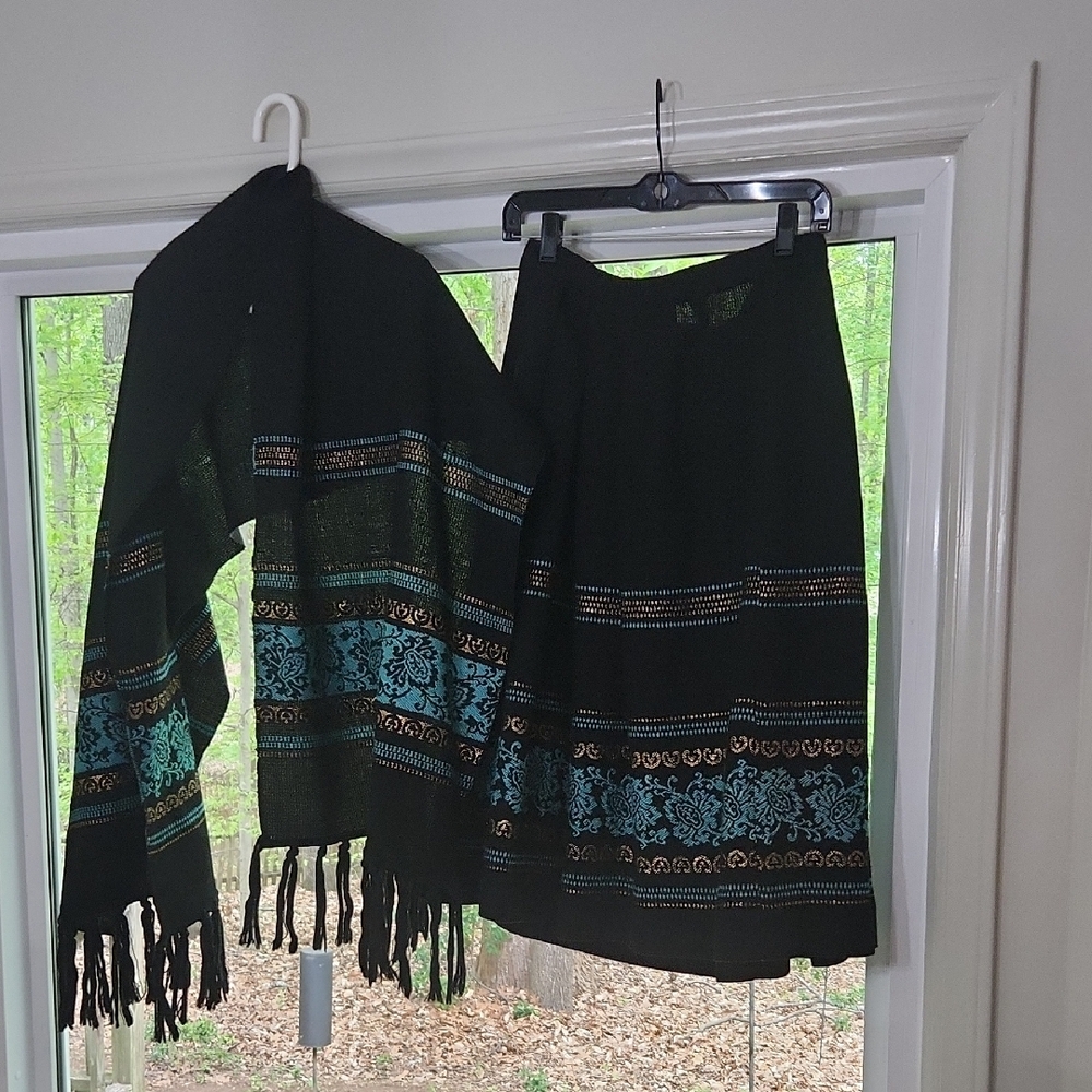 Chic Black and Blue Skirt Set with Geometric Patterns